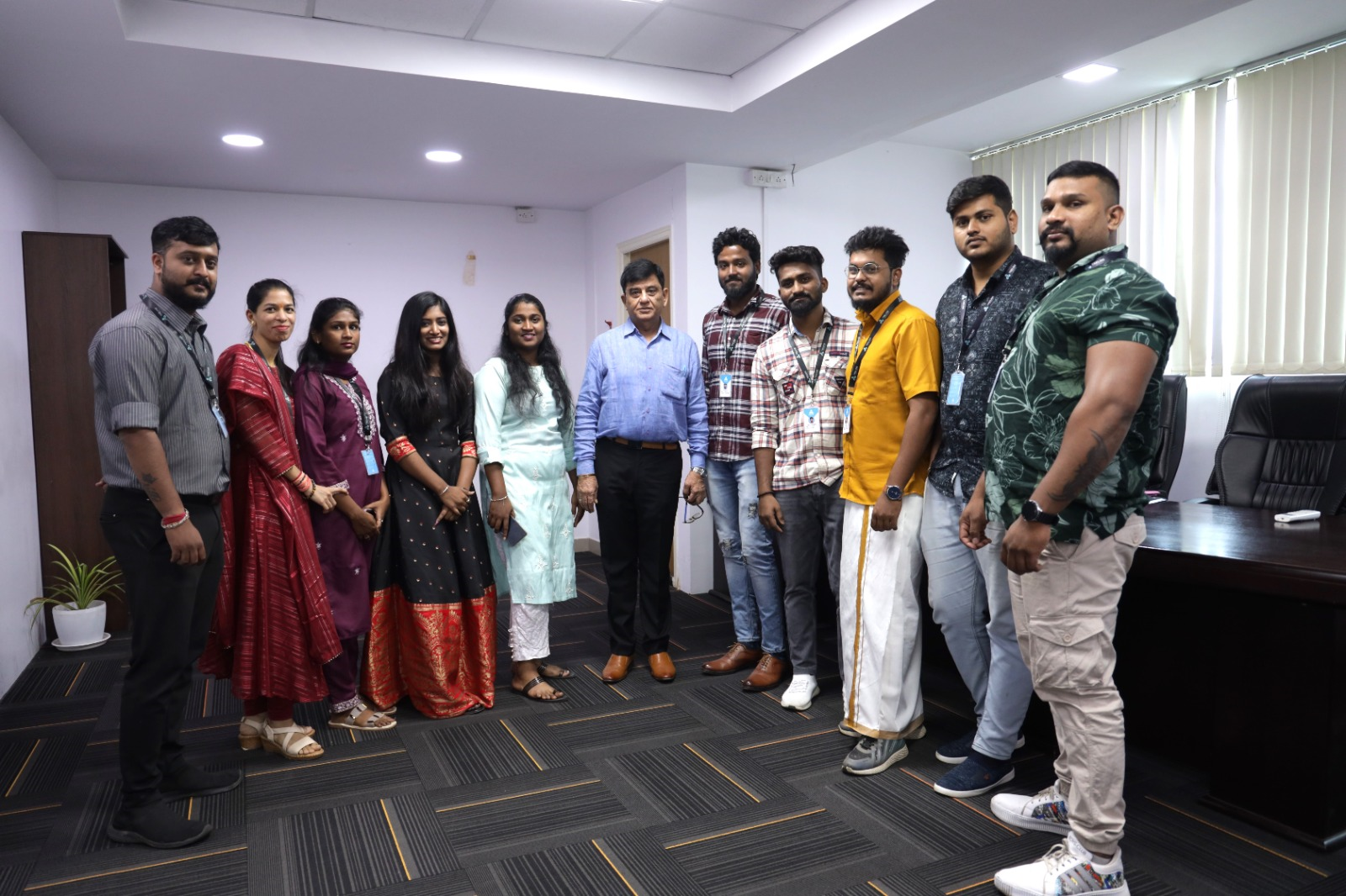 team_img_1